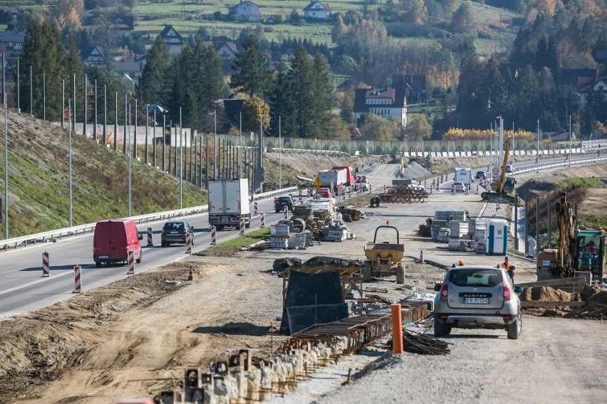 Budowa zakopianki. Kierowcy już jadą po fragmencie nowej trasy [ZDJĘCIA]