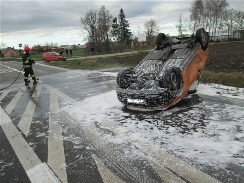 Wypadek w Golanach. Zderzyły się dwa fiaty