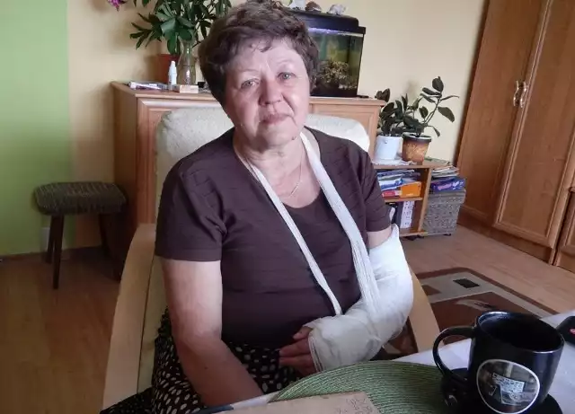 Barbara Dobosz ma złamaną rękę w łokciu, gips będzie nosić miesiąc. Planuje napisać skargę do dyrekcji gorzowskiego  szpitala. Ma żal, że nikt jej  nie pomógł, gdy trafiła na izbę ze złamaniem.