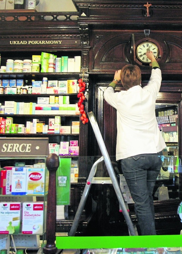 Farmaceuci zastanawiają się, czy tańszych zamienników na prośbę pacjenta nie powinien od razu wypisywać lekarz