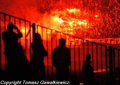 Kibice Falubazu mimo że zawody się nie odbyły zgotowali zielonogórskim żużlowcom mistrzowską oprawę