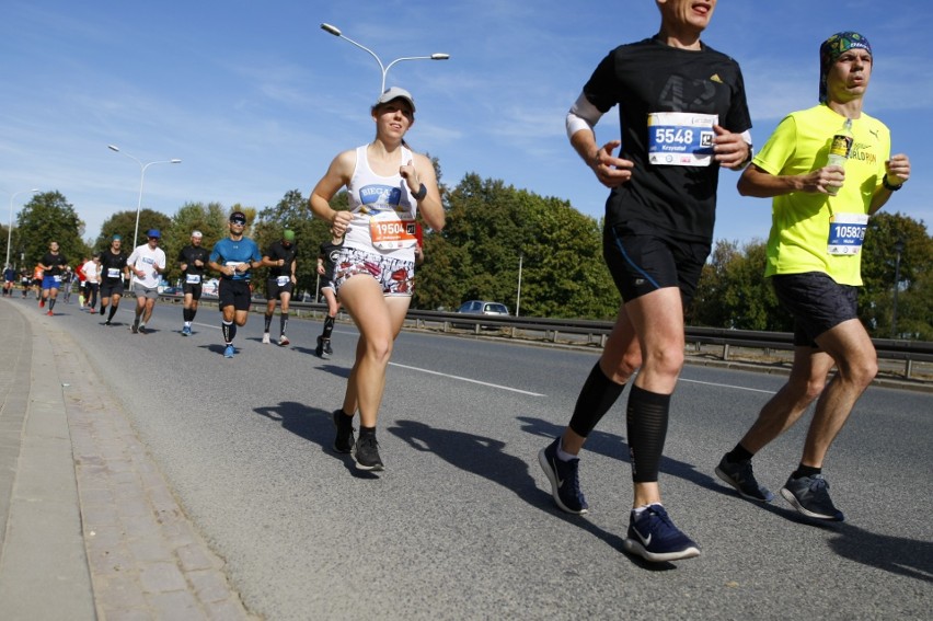 Uczestnicy Maratonu Warszawskiego 2018. Więcej zdjęć...