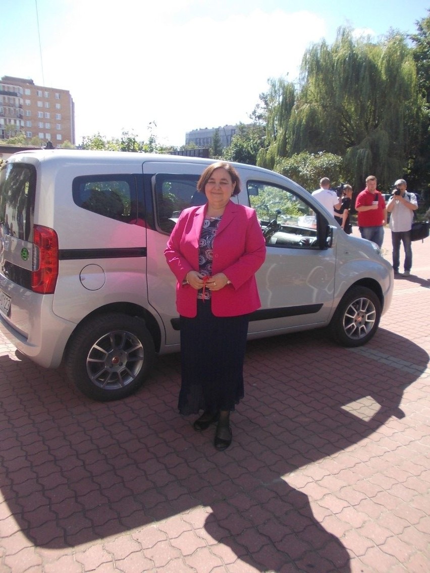 Nowy samochód dla mieszkańców Domu Pomocy Społecznej w Tarnobrzegu