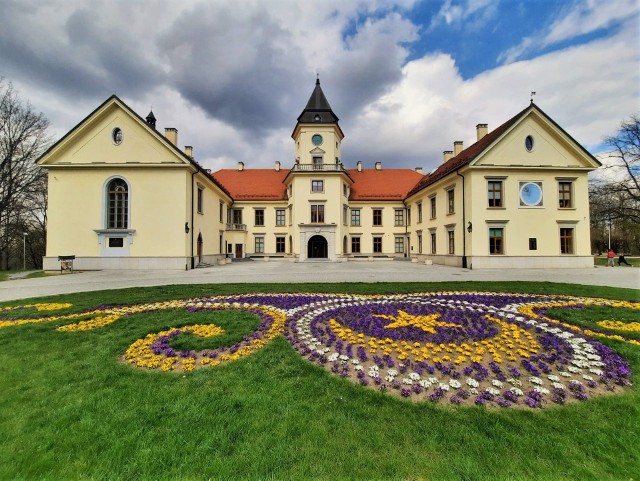 Zamek Tarnowskich w Dzikowie, siedziba Muzeum Historycznego Miasta Tarnobrzega, które jest partnerem Mobilnej Gry Miejskiej