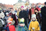 Kraków. Święto Trzech Króli: Ulicami miasta przeszły trzy orszaki. W całym kraju było ich ponad 870! [ZDJĘCIA]
