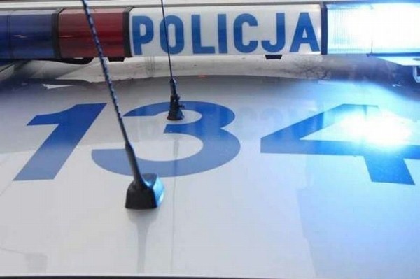 Policjanci z  policji w Mielnie zatrzymali 18-latka, który ukradł ciągnik siodłowy z naczepą. Mężczyzna zafascynowany filmem "To ja złodziej&#8221; postanowił zrealizować swoje marzenie o kierowaniu samochodem ciężarowym.