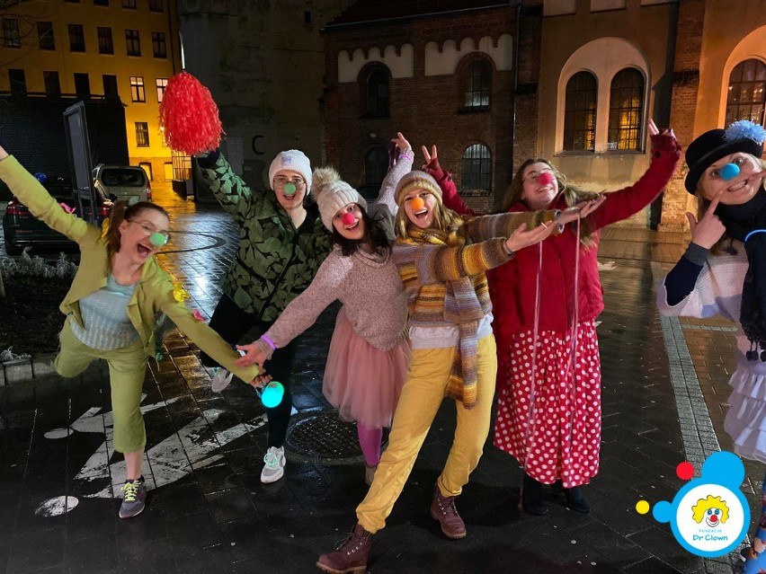 Fundacja Dr Clown w Poznaniu poszukuje wolontariuszy. "Zostań menadżerem uśmiechu"