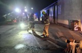 Nocny pożar na granicy powiatu leszczyńskiego. W Janiszewie ogień pojawił się na terenie pieczarkarni [ZDJĘCIA]