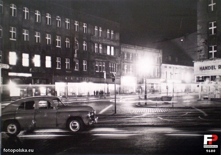 Ulica Wolności nocą (lata 60. XX wieku)