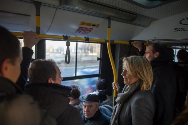 Budowa trasy W-Z. Prezydent Zdanowska w autobusie MPK [ZDJĘCIA, FILM]