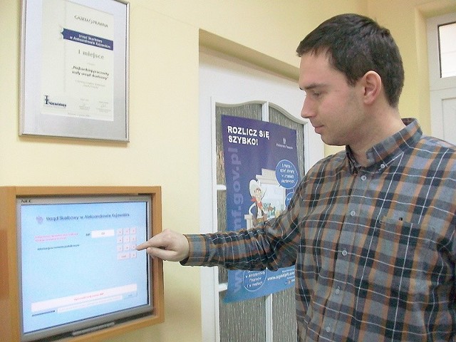 Autorem programu w tej elektronicznej skrzyneczce jest Marcin Smardzewski (na zdjęciu), informatyk w US .     