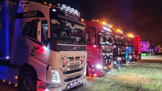 W Polskiej Nowej Wsi w okolicy Opola odbywa się Master Truck Show, czyli zlot tuningowanych ciężarówek. Na imprezę rokrocznie zjeżdżają ciężarówki z całej Europy, tak też się stało i tym razem. Zobacz zdjęcia -->