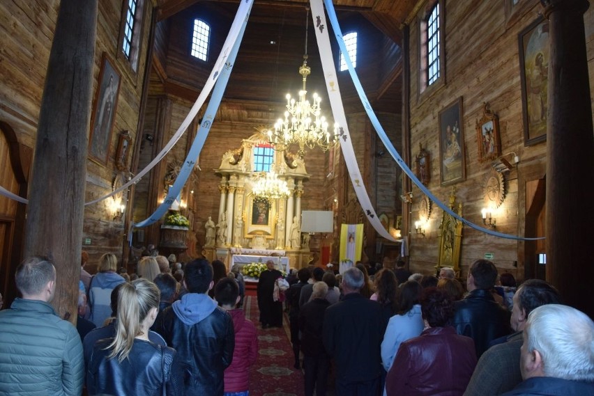 Parafia świętego Szczepana Diakona Męczennika w Mnichowie z relikwiami Jana Pawła II (WIDEO,zdjęcia)