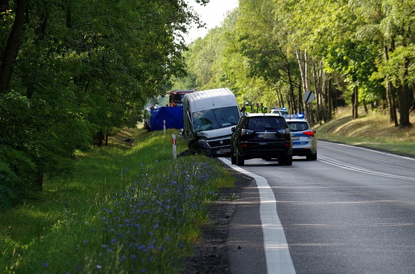 Tragiczny wypadek na drodze nr 94. Pięć osób rannych, jedna nie żyje