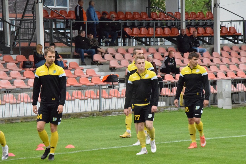 3 liga. KSZO 1929 Ostrowiec Świętokrzyski - Siarka Tarnobrzeg 1:0. Gol z końcówki pierwszej połowy zadecydował (ZDJĘCIA Z MECZU)