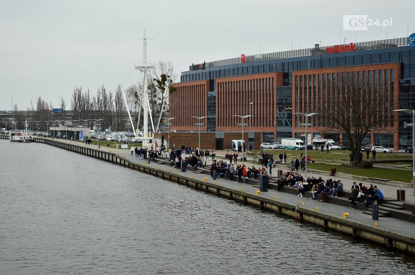 Dzień wagarowicza w Szczecinie. Tłumy na bulwarach [ZDJĘCIA]