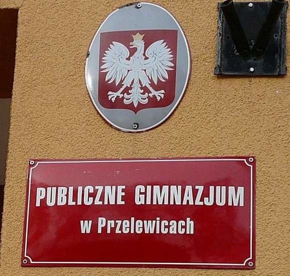 14-letnia uczennica urodziła dziecko w toalecie Gimnazjum Publicznego w Przelewicach.