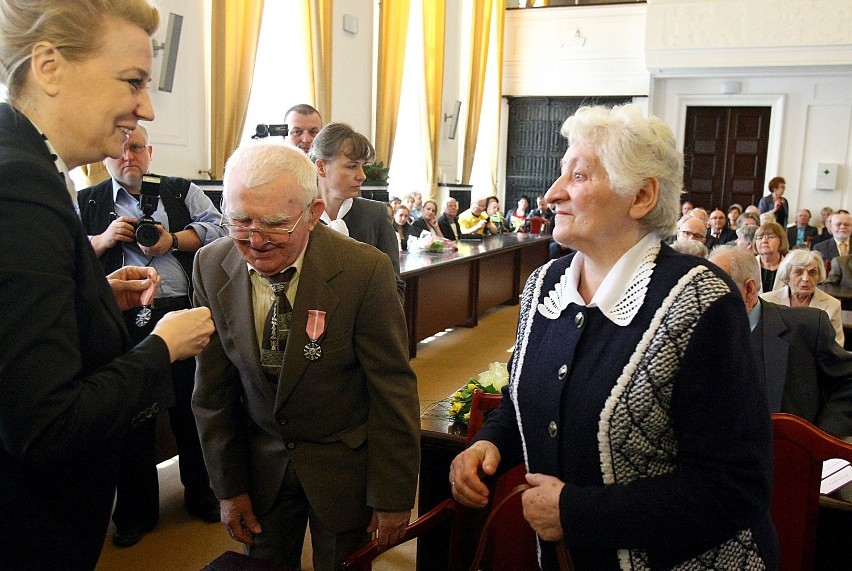 Są razem od ponad pół wieku. We wtorek odebrali medale [ZDJĘCIA]