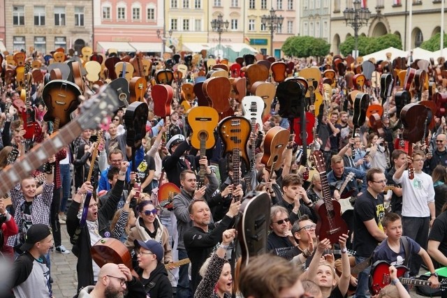 1 maja znów spróbujemy pobić gitarowy rekord