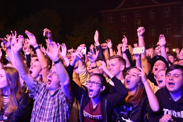 Juwenalia 2018 w Rybnku: Tede rozgrzał tłumyJuwenalia w Rybniku 2018: to była gorąca i głośna noc! Studenci bawili się na juwenaliach. Na kampusie, gdzie zorganizowano koncerty pojawiły się tłumy. Tede szalał na scenie! ZOBACZ ZDJĘCIA