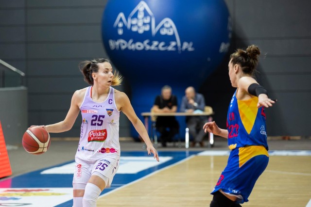Los sprawił, że dwa polskie kluby - Polskie Przetwory Basket 25 Bydgoszcz i VBW Arka Gdynia trafiły do tej samej grupy EuroCup. Gdynianki po zwycięstwie nad bydgoszczankami w drugiej kolejce uległy OGM Ormanspor.