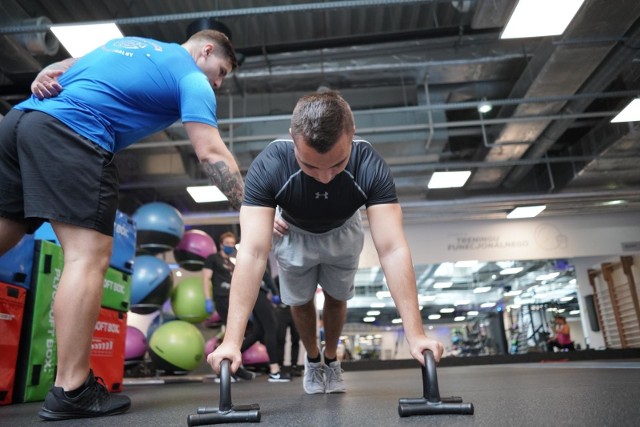 Zgodnie z zaleceniami rządu siłownie, kluby fitness i baseny zostały zamknięte