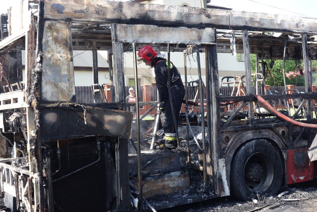 Pożar autobusu MPK Łódź na ul. Zakładowej