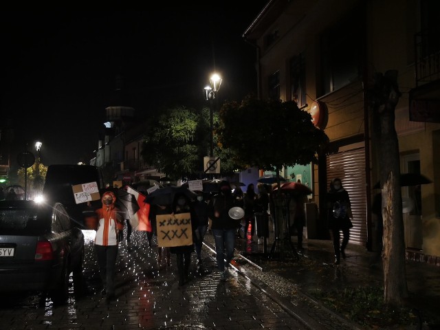 Protest w obronie praw kobiet w Szydłowcu odbył się po raz drugi.