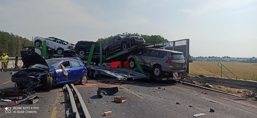 Wypadek lawety na autostradzie A1 w województwie łódzkim.