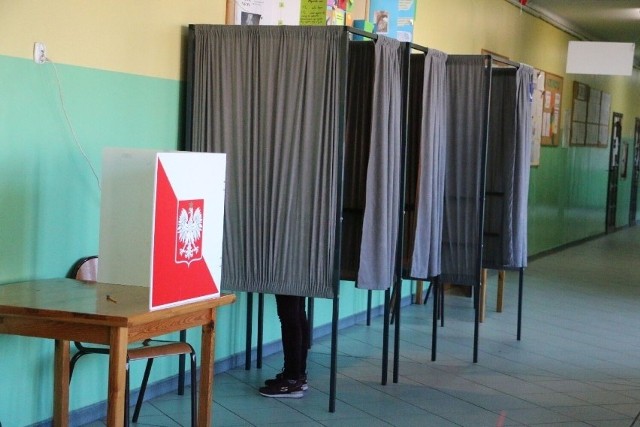 W wyborach parlamentarnych 2023 w powiecie aleksandrowskim wydano już ponad 10 tys. kart.