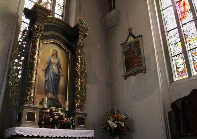 Ołtarz Matki Bożej po renowacji. 