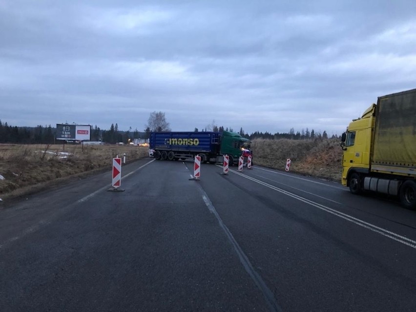 Podhale. Granica w Chyżnem wciąż nieprzejezdna. Protestują Słowacy [ZDJĘCIA]