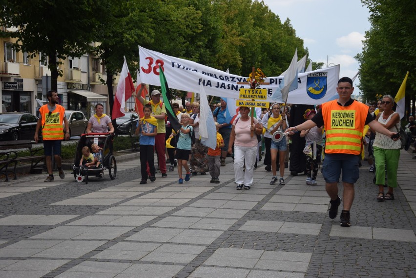 Tyscy pątnicy wzięli udział w mszy świętej w Kaplicy Matki...