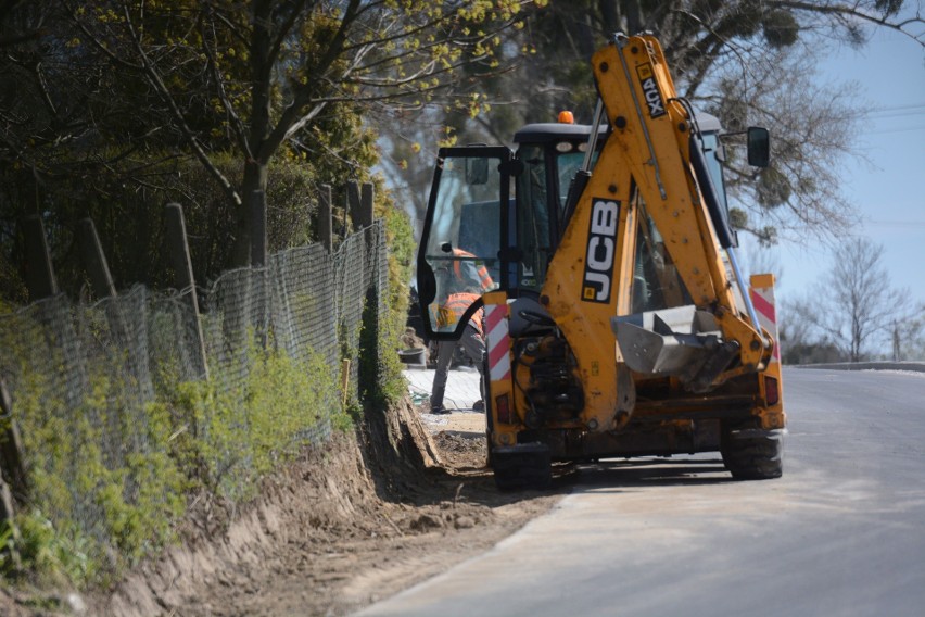 Kończy się drugi etap przebudowy drogi Dąbrówka Królewska - Gruta [zdjęcia]