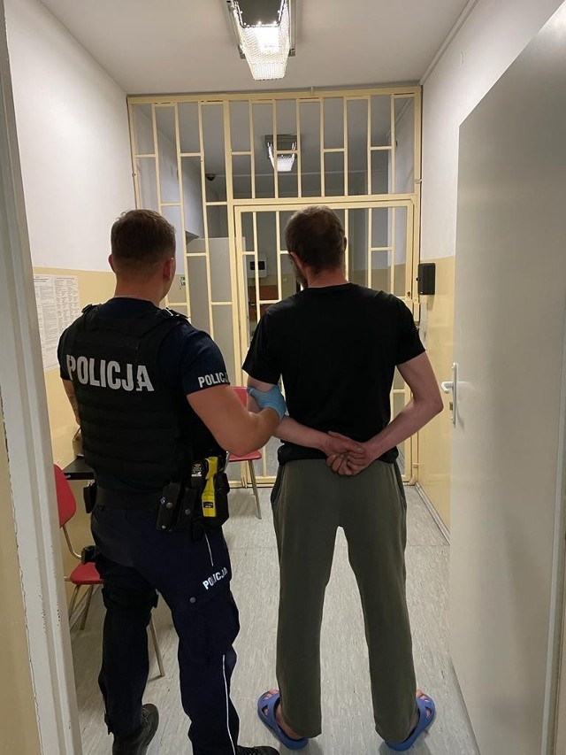 Policjant Ogniwa Patrolowo-Interwencyjnego brzeskiej jednostki w drodze na służbę zatrzymał nietrzeźwego kierującego