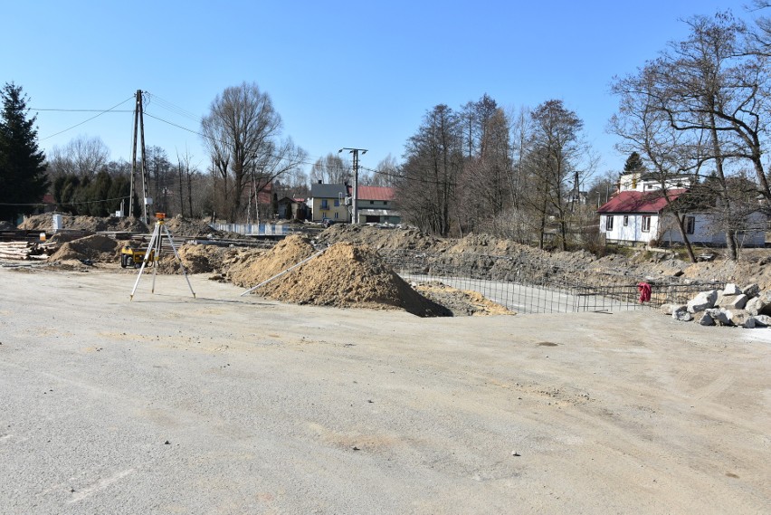 Rozpoczęła się budowa nowego dworca autobusowego w Iwaniskach. Zobaczcie wizualizacje i zdjęcia