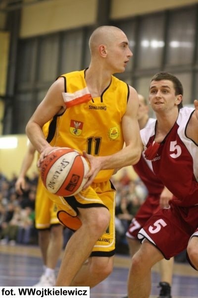 Żubry - Resovia 81-70