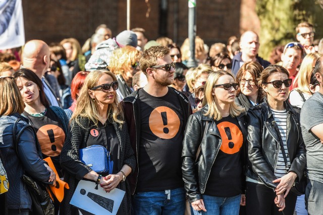 Poprzez manifestacje nauczyciele chcą przypominać o największym strajku w oświacie, który rozpoczął się 8 kwietnia br.