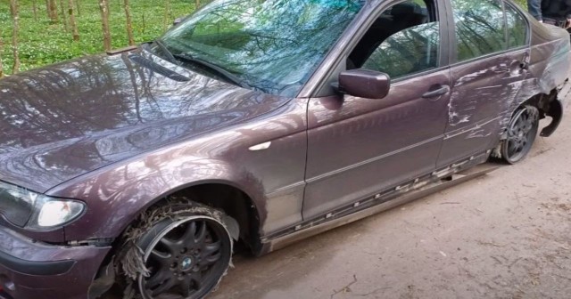 Pijany kierowca poruszał się uszkodzonym BMW