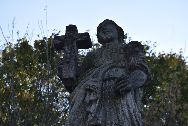 Pieniądze z 4. edycji skalbmierskiej kwesty zostaną przeznaczone na renowację figury św. Tekli, która znajduje się w pobliżu cmentarnego muru w północno-wschodniej części skalbmierskiej nekropolii.