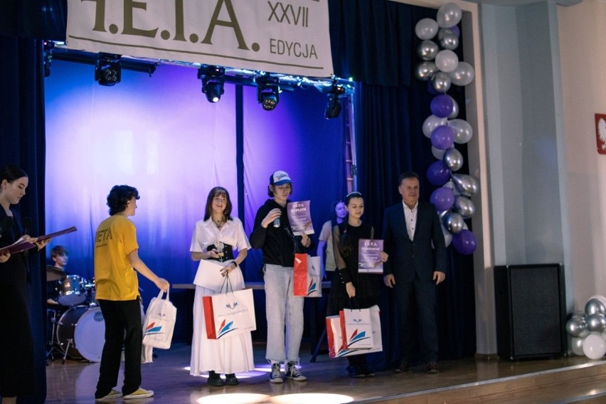 FETA - każdy uczeń ma wiele talentów! Już od 28 lat XXVI Liceum Ogólnokształcące organizuje festiwal twórczości młodzieży