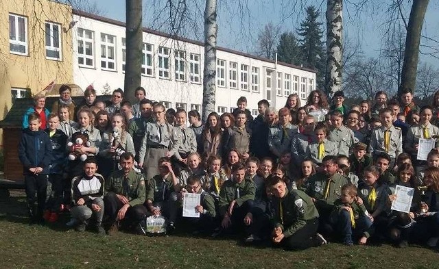 W ipcu druhowie z Borkowic wezma udział w obozie harcerskim Hufca Związku Harcerstwa Polskiego Radom w Białogórze.