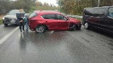 Wypadek na autostradzie A4 pod Krakowem. Zderzenie z barierkami