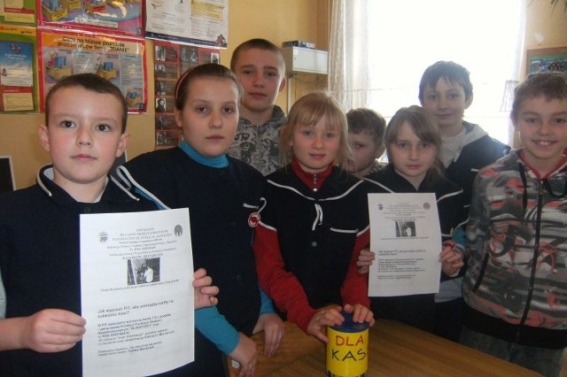 Uczniowie Szkoły Podstawowej w Brześciu zbierali pieniądze na pomoc dla Kasi Młynarczyk. 