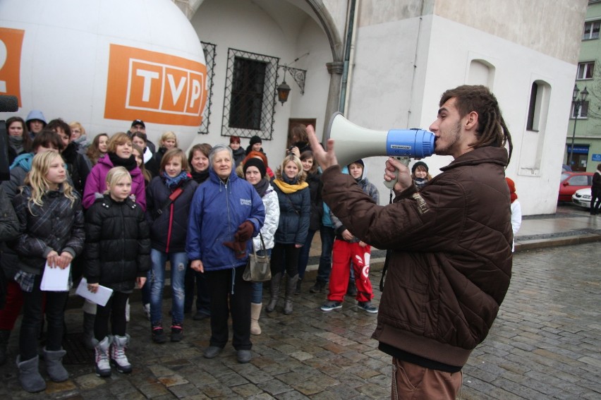 Kamil Bednarek przyjechał dopingować głosy na castingu.