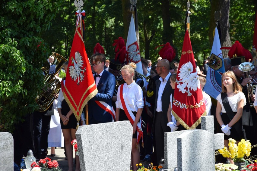 Pogrzeb Piotra Sollocha, byłego burmistrza Krapkowic. Żegnały go tłumy mieszkańców 