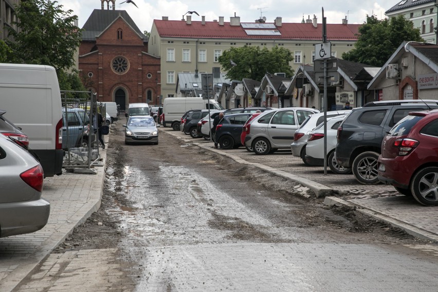 Kraków. Rynek Kleparski w przebudowie. Zobacz, jakie są postępy prac [ZDJĘCIA]