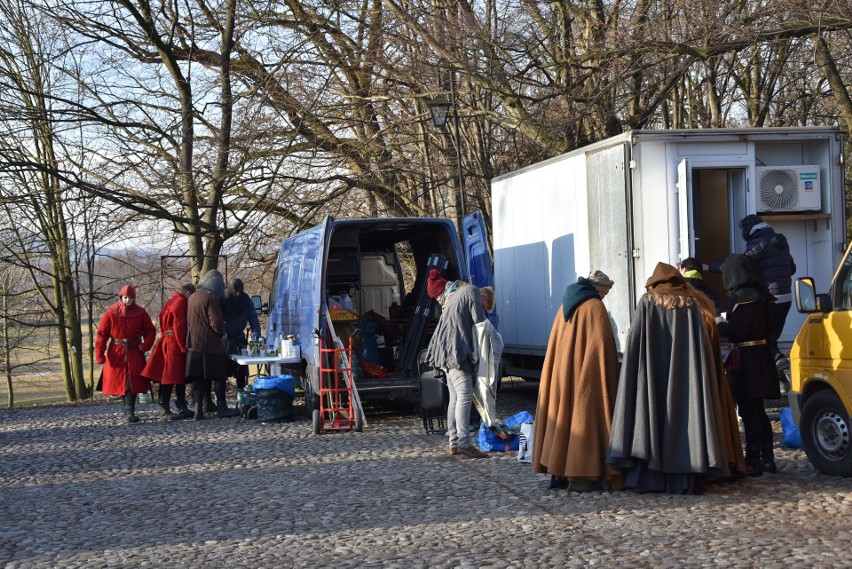 Pod Tarnowem kręcono sceny popularnego serialu „Korona królów” [ZDJĘCIA]