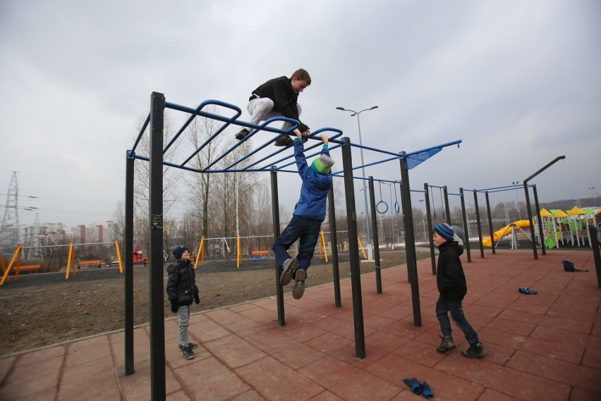 Plac zabaw na Górce Środulskiej w Sosnowcu