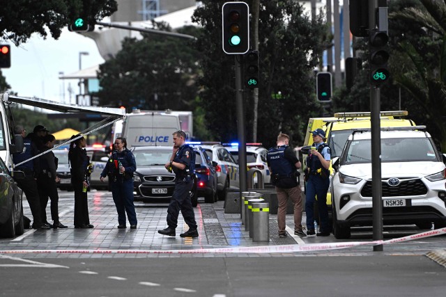 Trzy osoby zginęły, w tym napastnik, podczas strzelaniny, do której doszło w Auckland w Nowej Zelandii